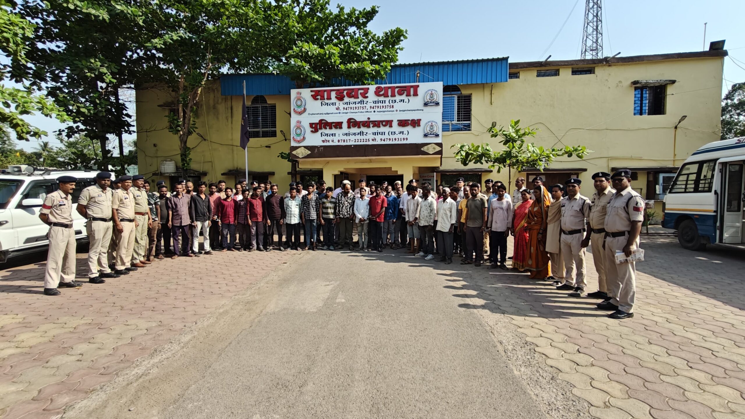 जांजगीर-चांपा पुलिस का बड़ा एक्शन: रातभर चले अभियान में 90 वारंटी गिरफ्तार